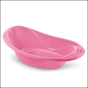 A imagem mostra uma banheira de bebê feita de plástico na cor rosa.