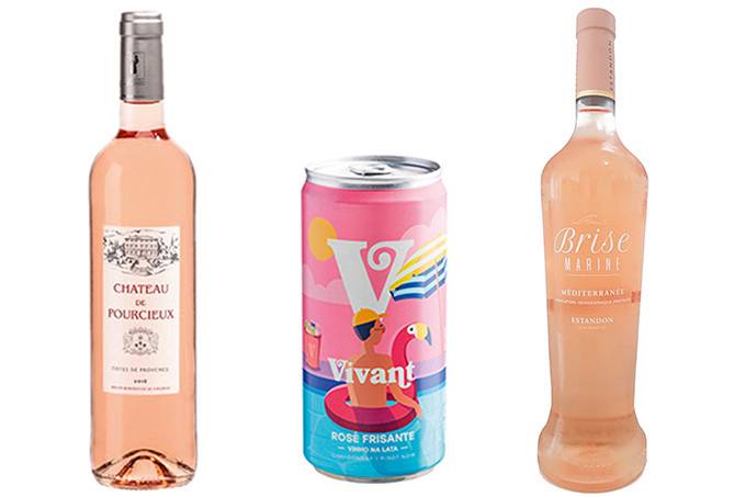 A imagem mostra duas garrafas e uma lata de vinhos rosé alinhadas num fundo branco.