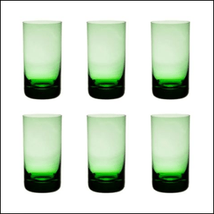 A imagem mostra 6 copos de cristal na cor verde alinhados em 2 fileiras.