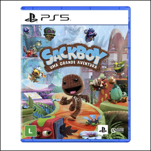 A imagem mostra a capa do jogo, com o personagem principal, Sack Boy, um boneco feito de pano na cor marrom, andando em meio a uma cidade animada e colorida. No centro da capa, há o nome do jogo em letras azuis e marrons.