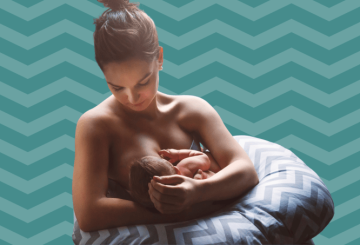 A imagem mostra uma mulher amamentando um bebê num fundo azul.