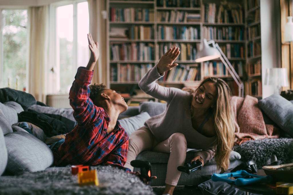 Aproveite a nostalgia dos consoles retrô com seus amigos