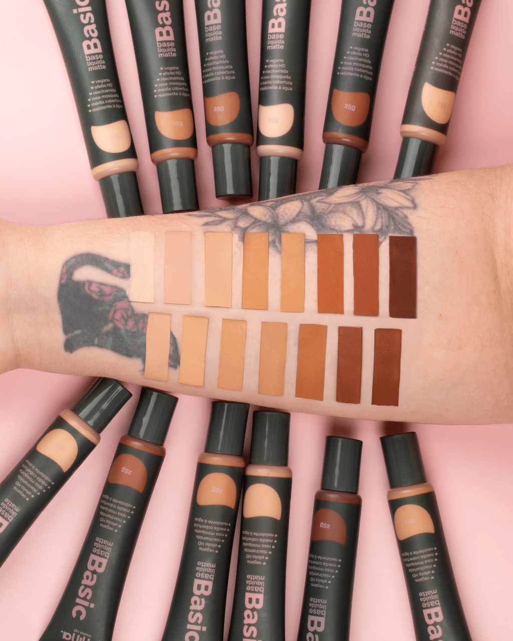 Base Basic de Nina Makeup tem efeito matte natural para a maquiagem do dia a dia